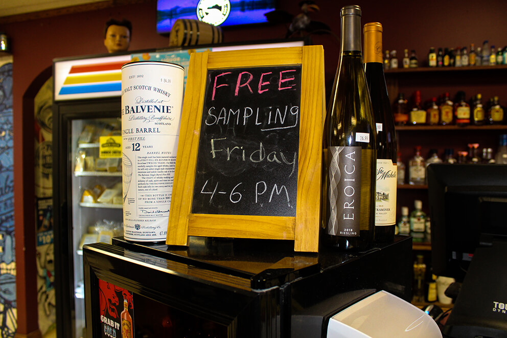 Chalkboard at Smith's with message about Samples written on it
